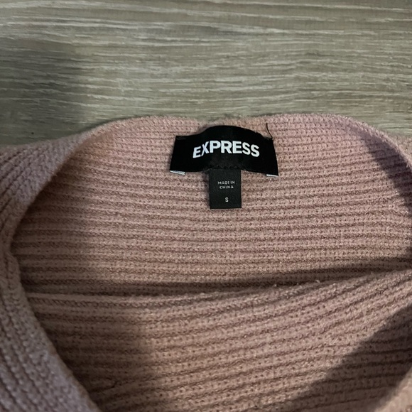Express Sweater - Picture 2 of 4